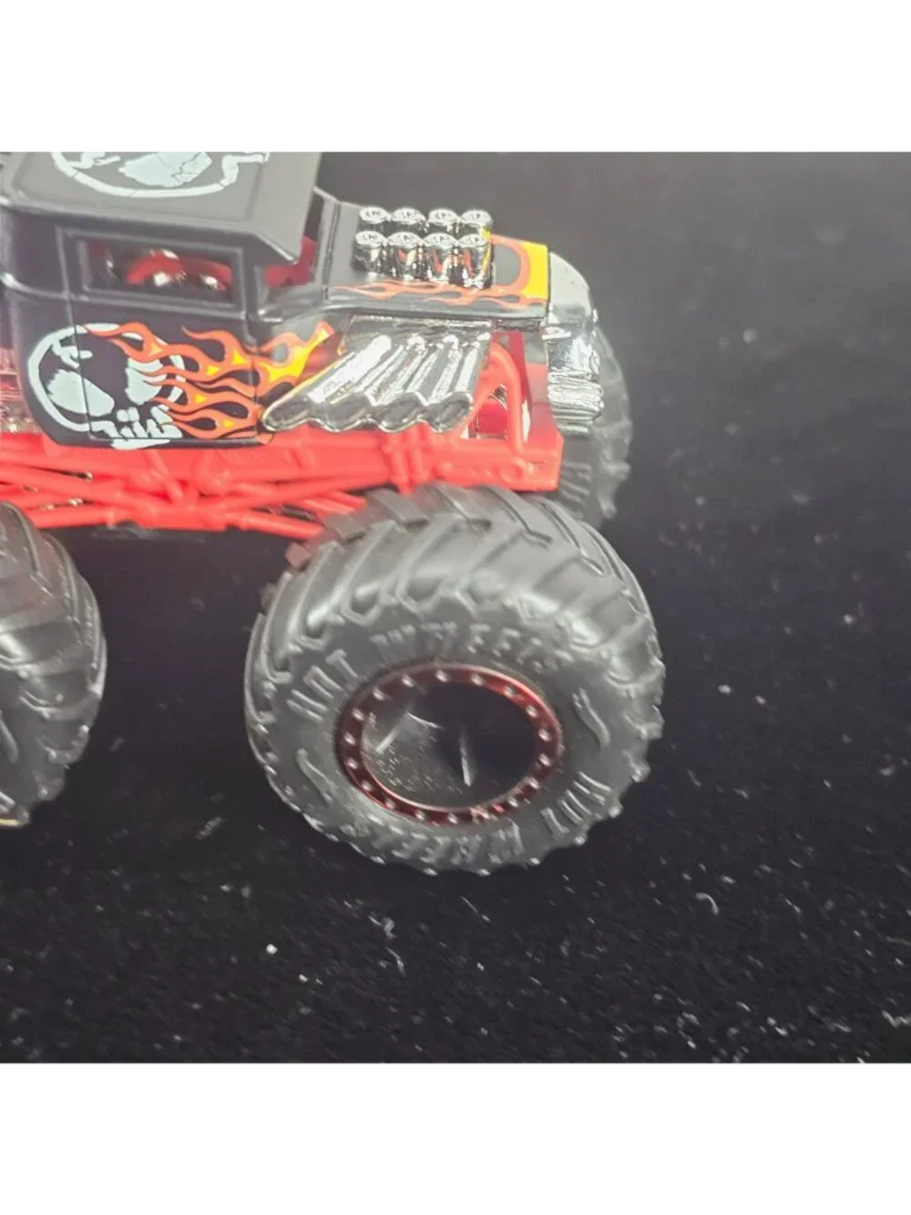 Hot Wheels Monster Truck Die-Cast Red & Black Bone Shaker Skull Flames Design